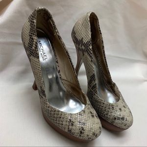 🍓Michael Kors Snakeskin Pumps